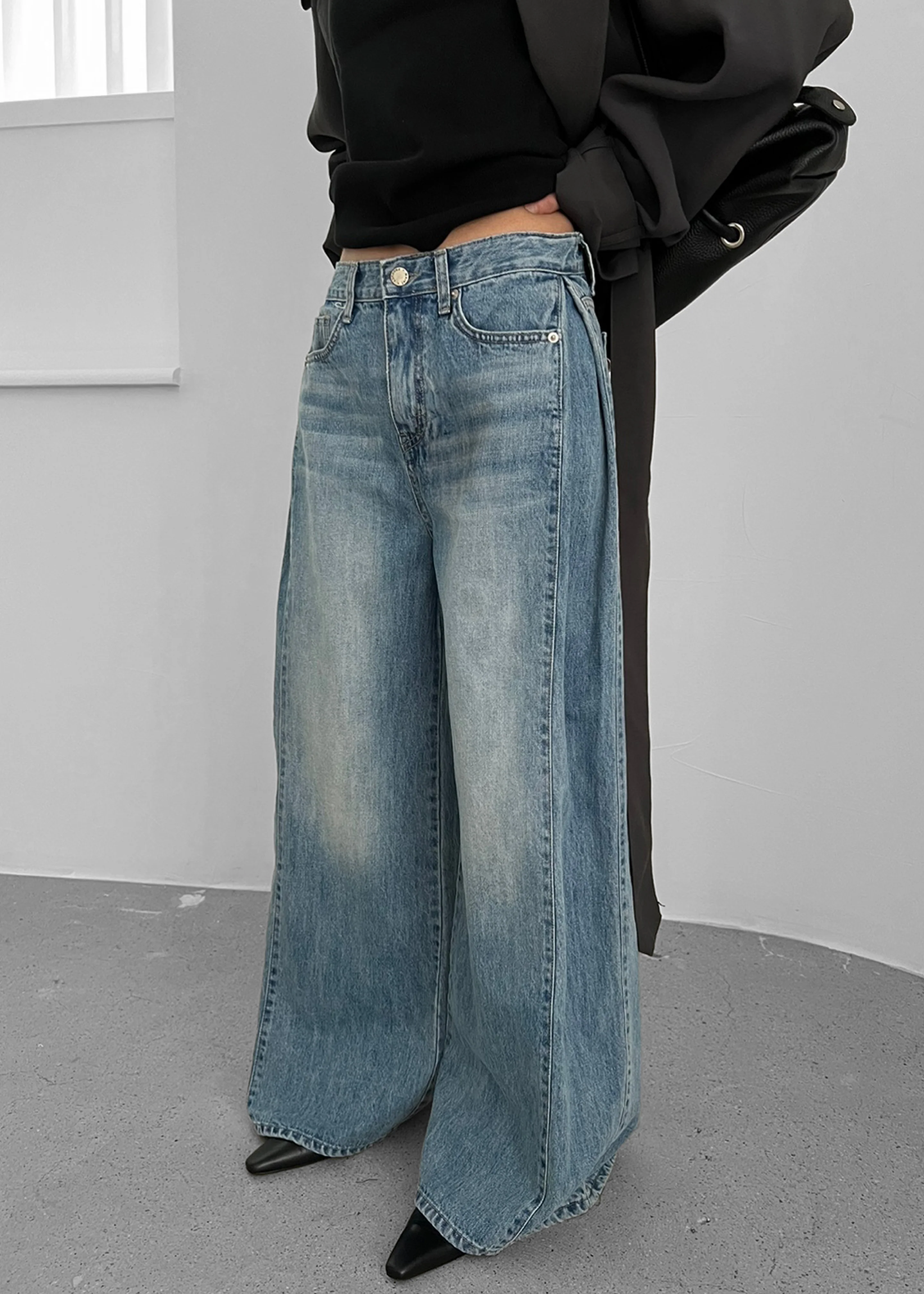 Oakley Wide Leg Jeans - Blue Wash - Image 12