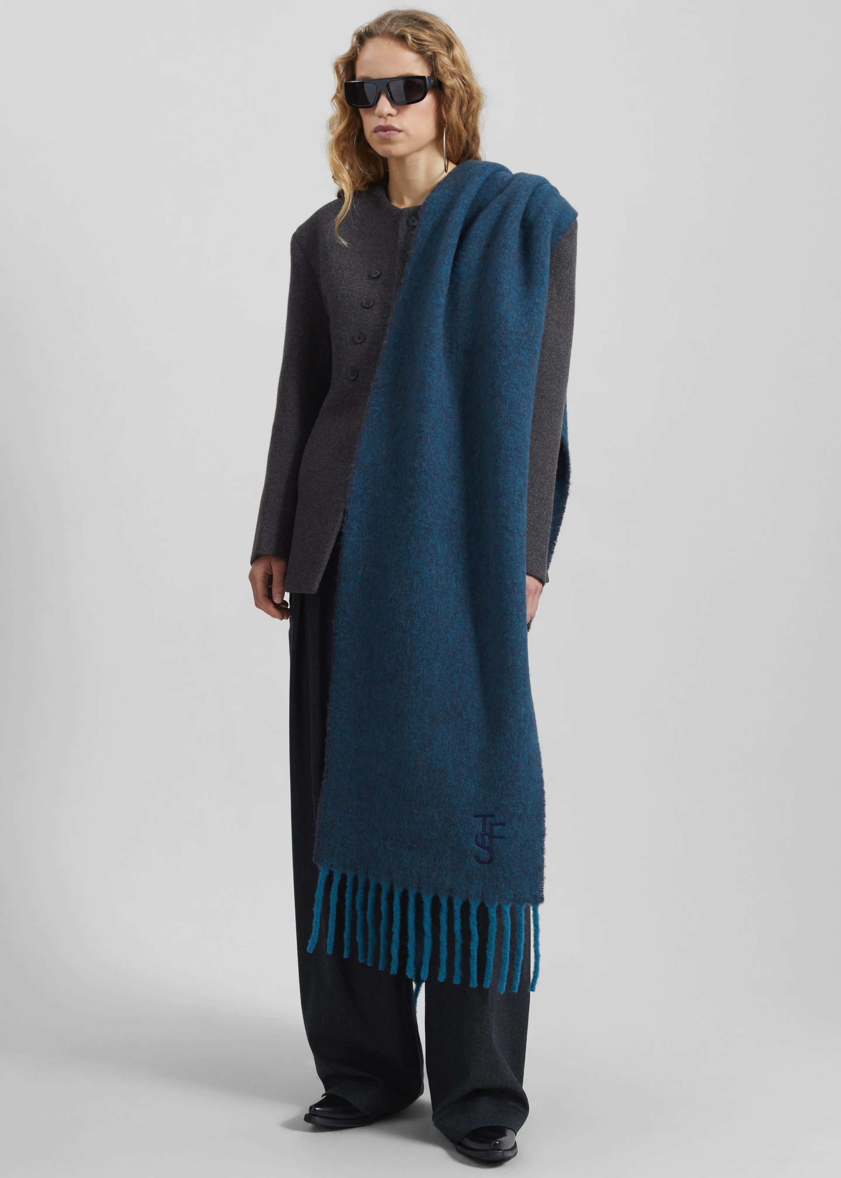 Olari Alpaca Blend Scarf - Navy Melange - Image 5