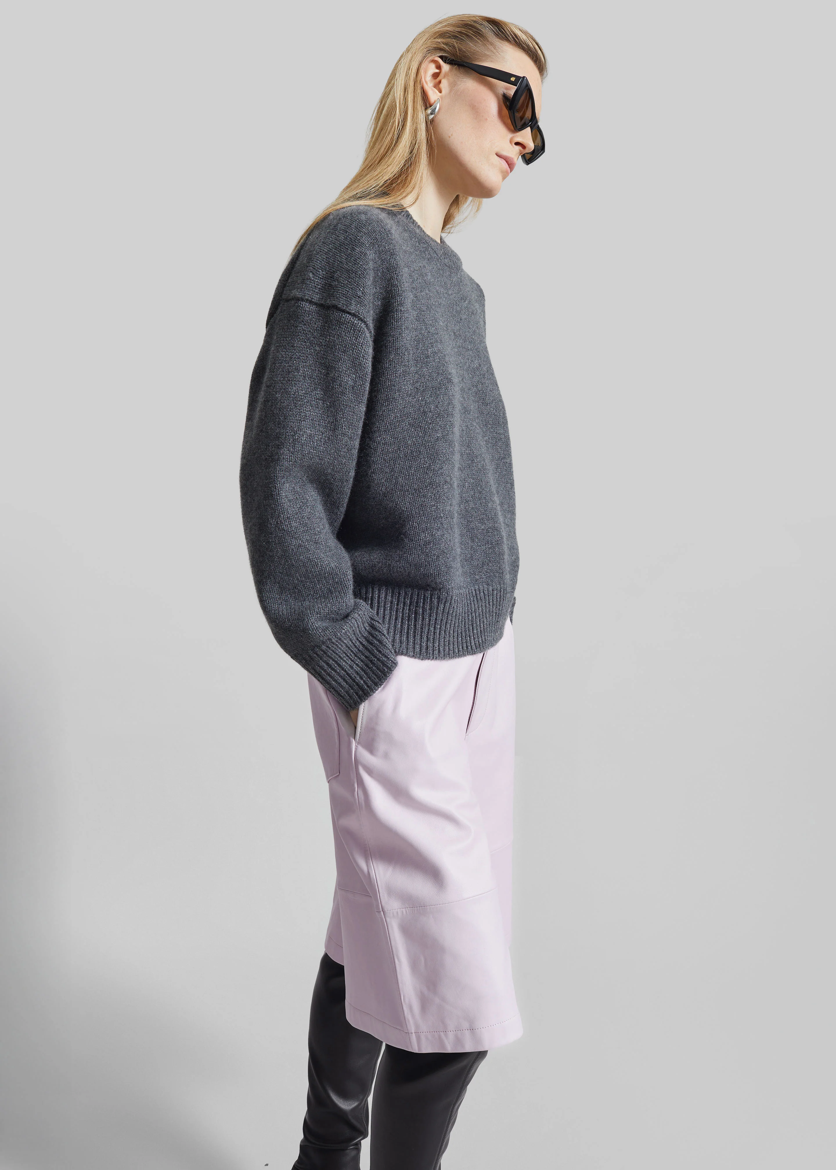 Olivia Leather Bermuda Shorts - Faded Pink - Image 3
