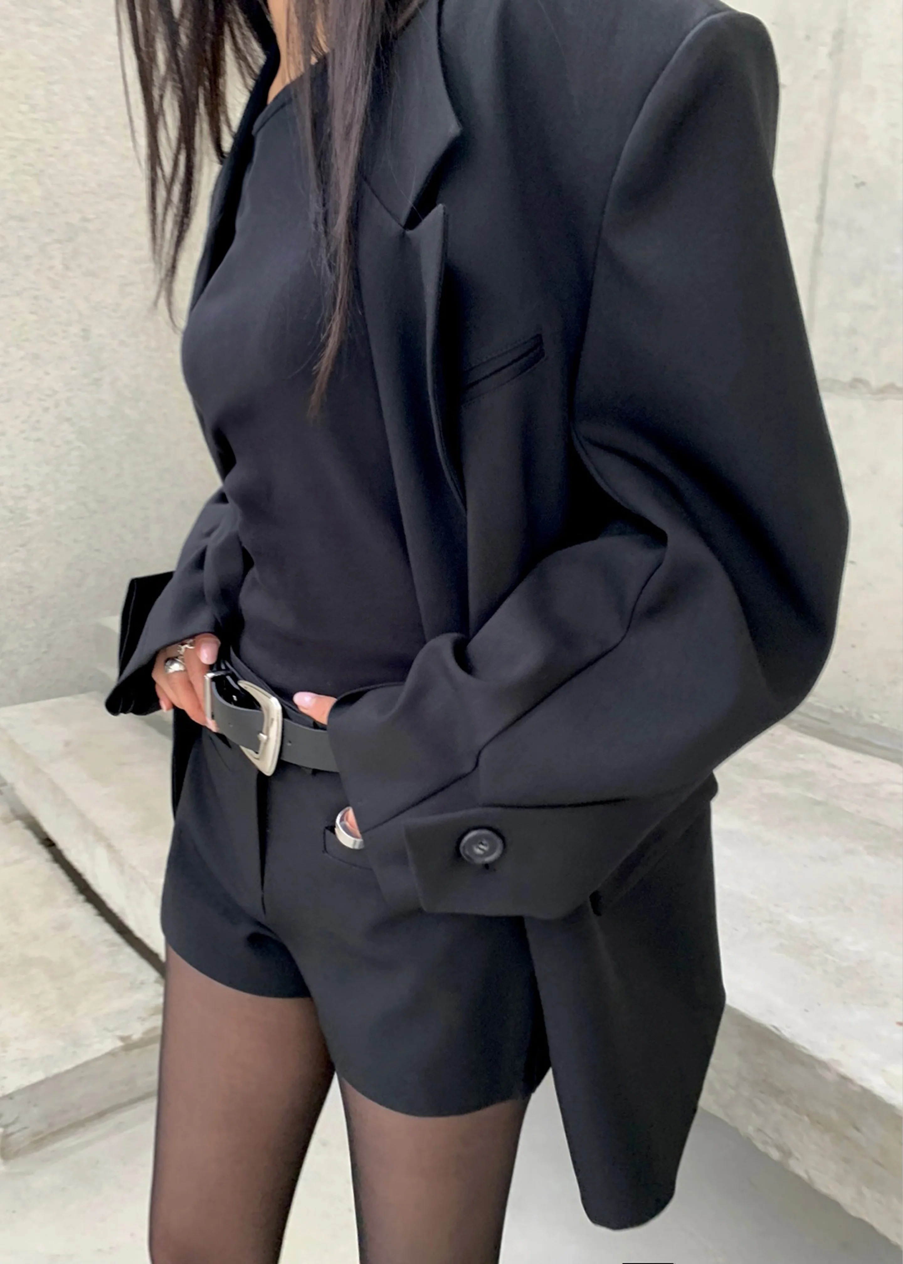 Pia Boxy Blazer - Black - Image 2