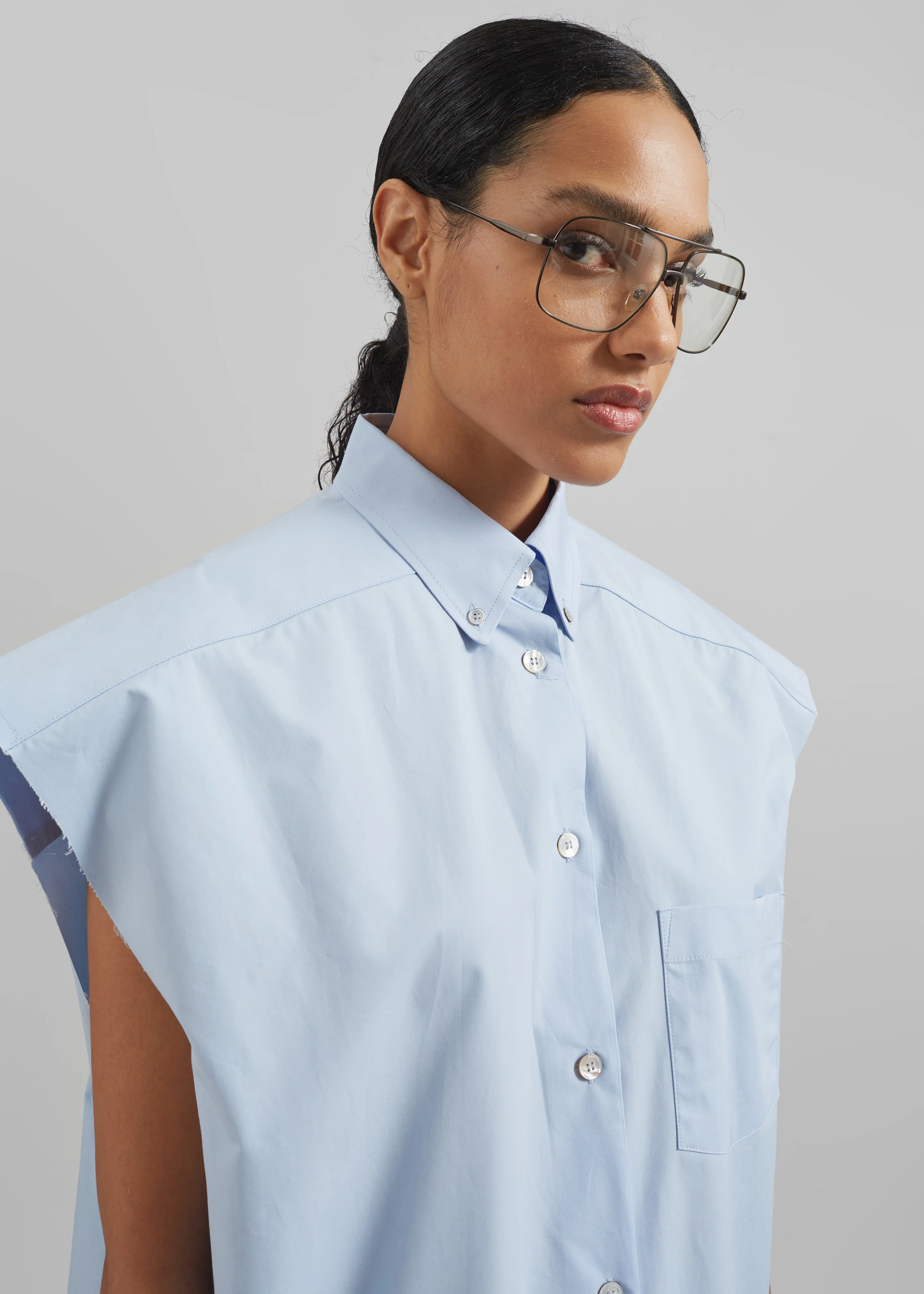 Quenin Sleeveless Button Down Shirt - Light Blue - Image 4