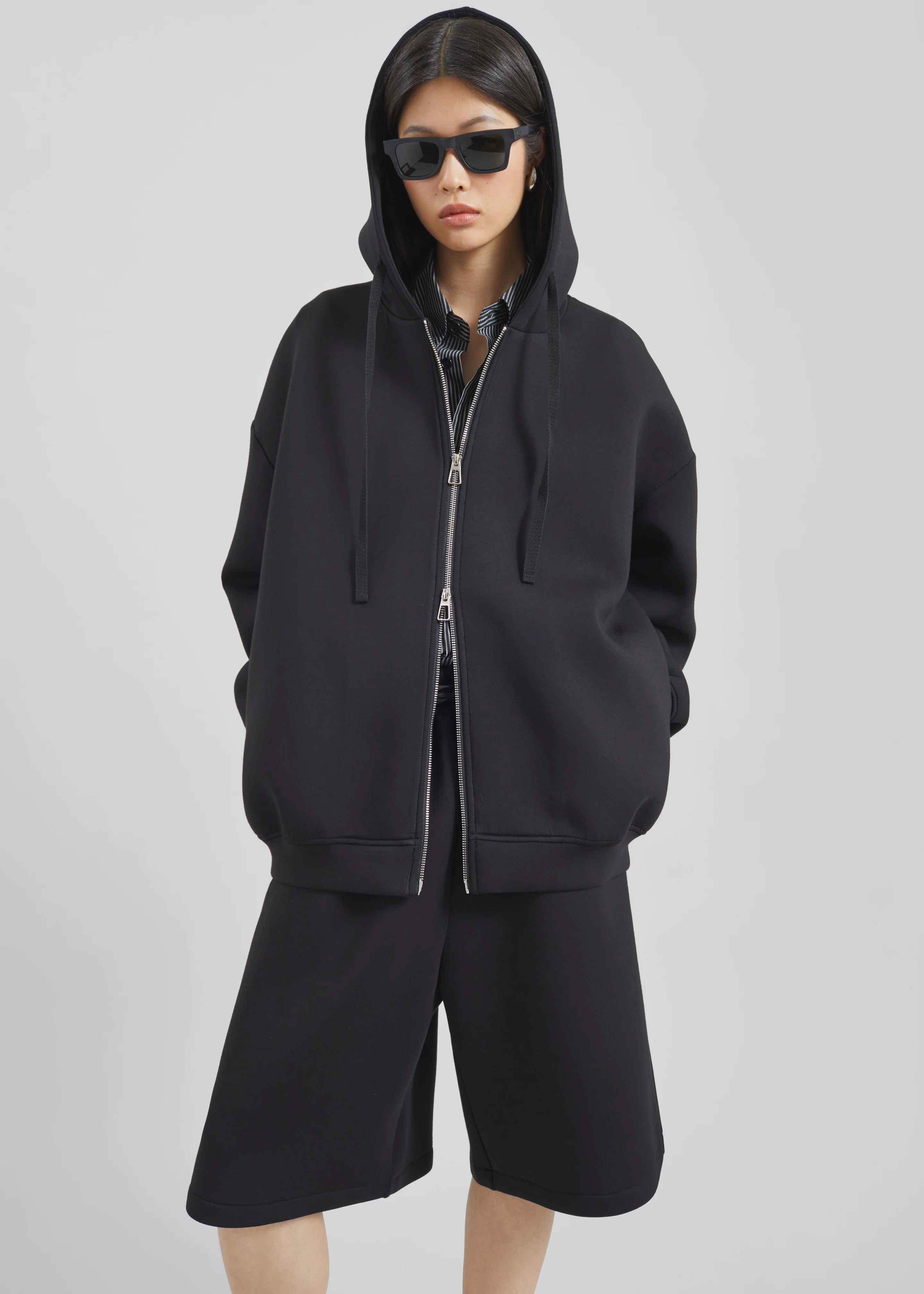 Rian Sweatshorts - Black - Image 3