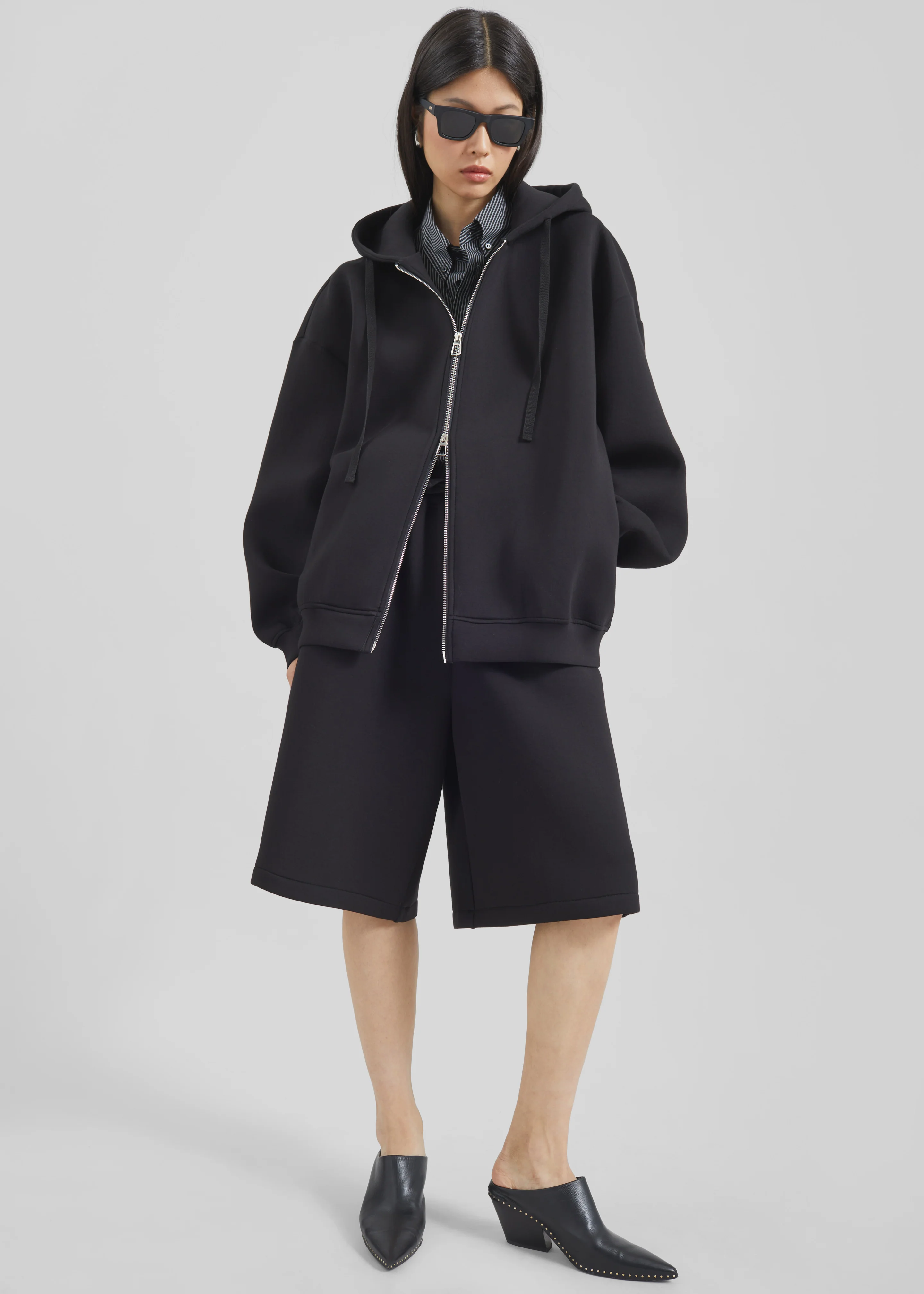 Rian Sweatshorts - Black - Image 6