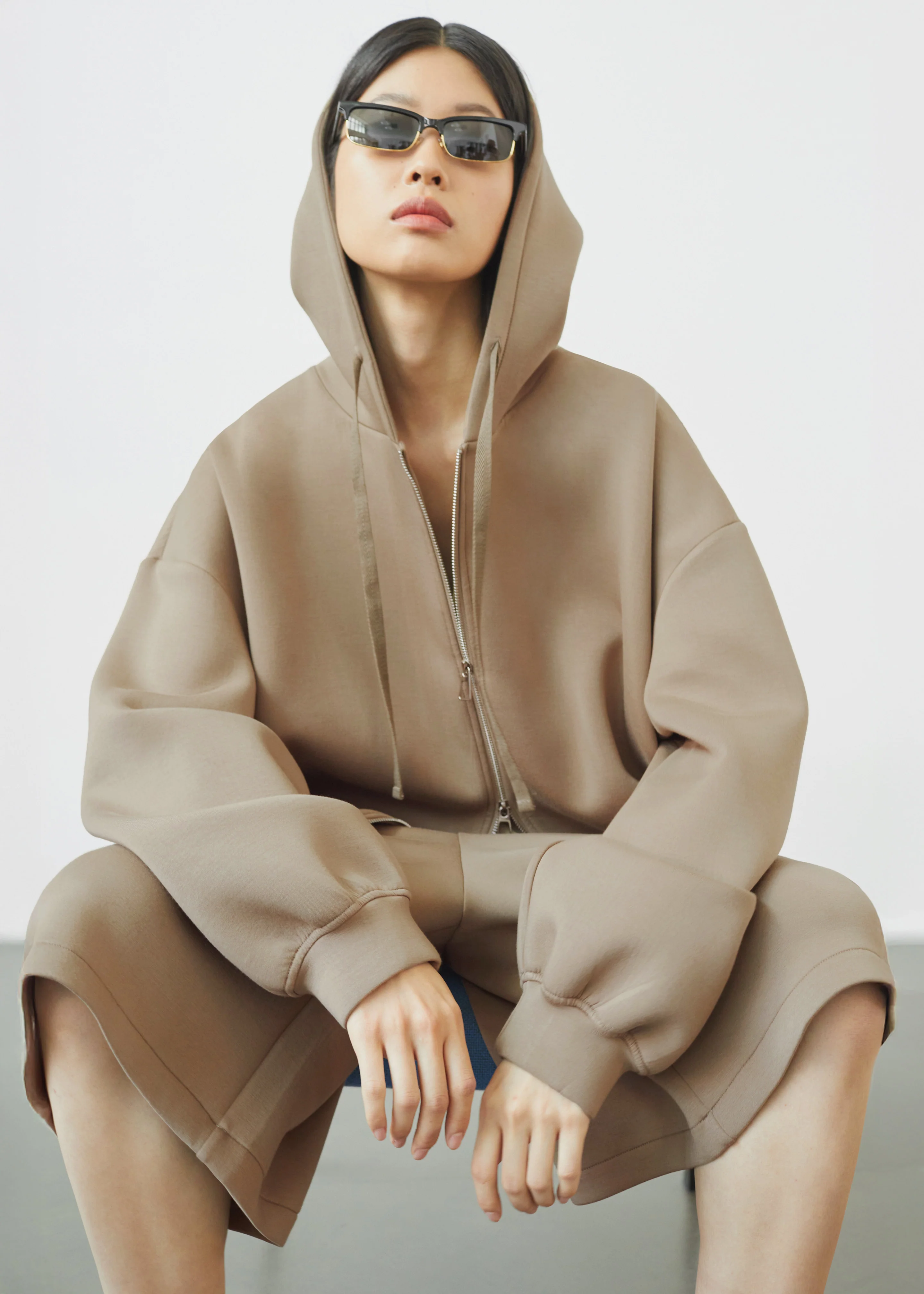 Rian Sweatshorts - Camel - Image 7