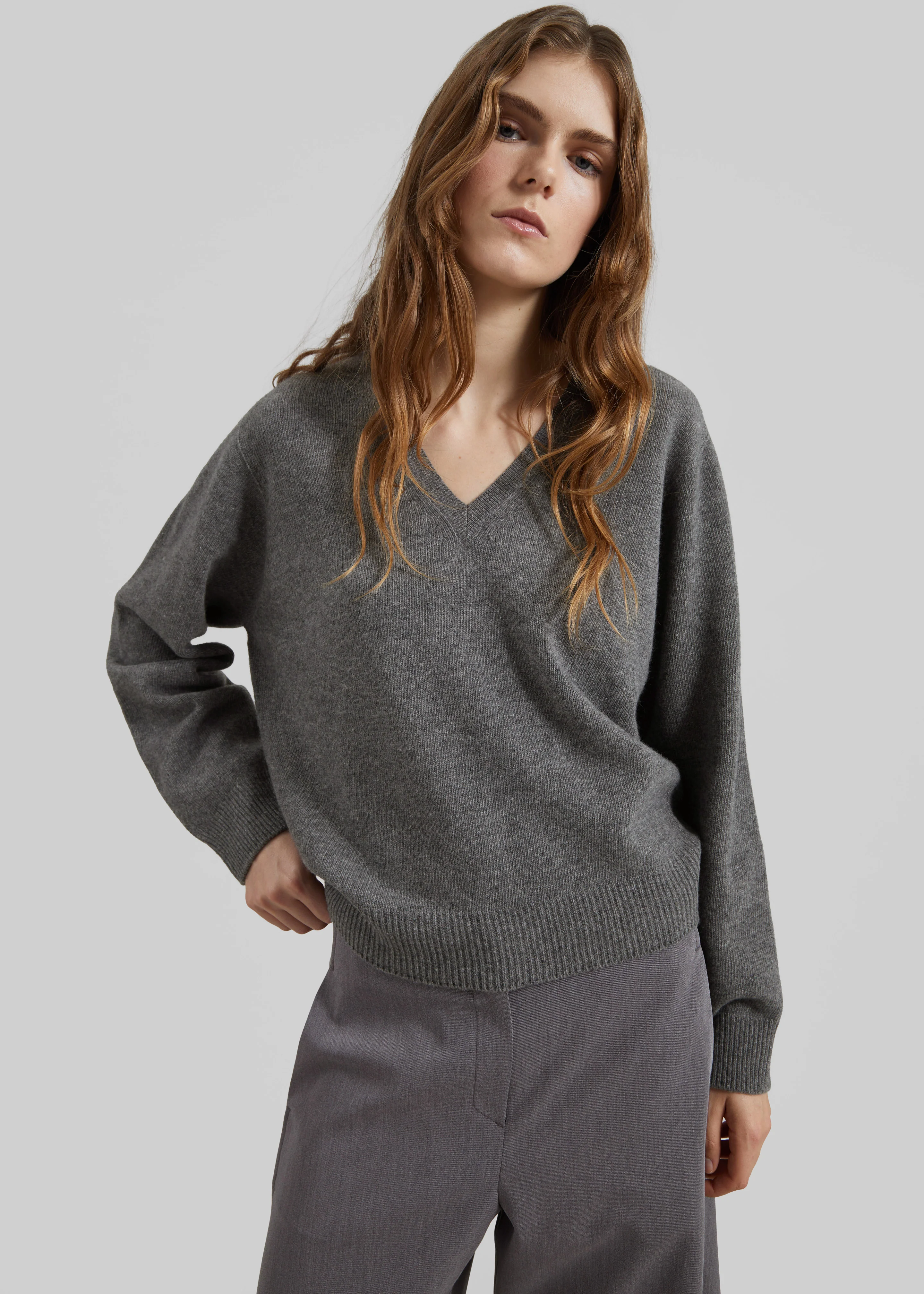 Ronse V-Neck Superfine Lambswool Sweater - Grey - Image 5