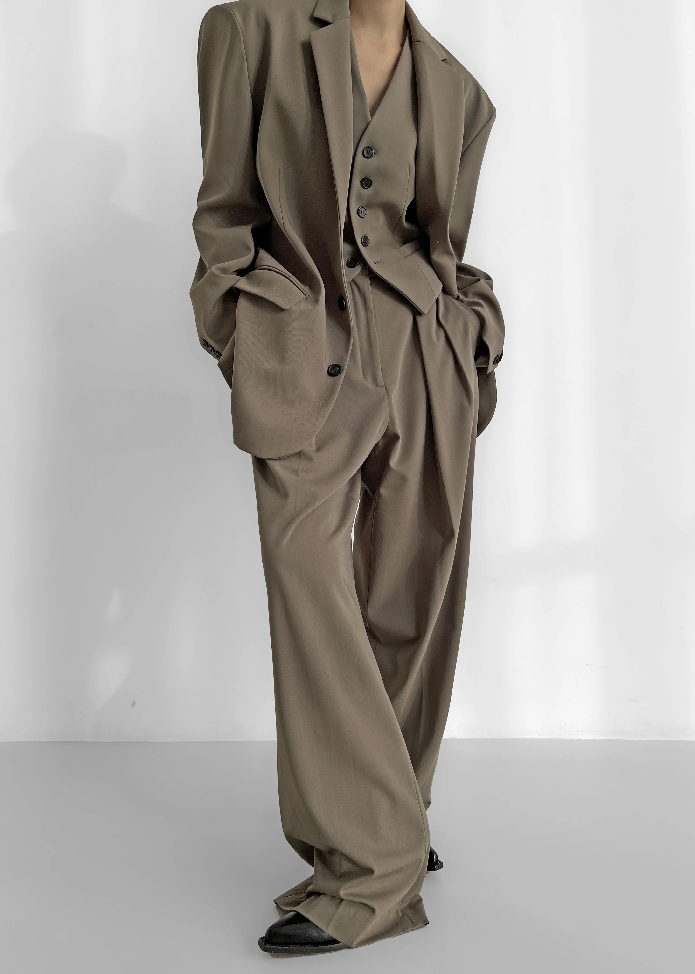 Tansy Pleated Trousers - Olive - Image 5