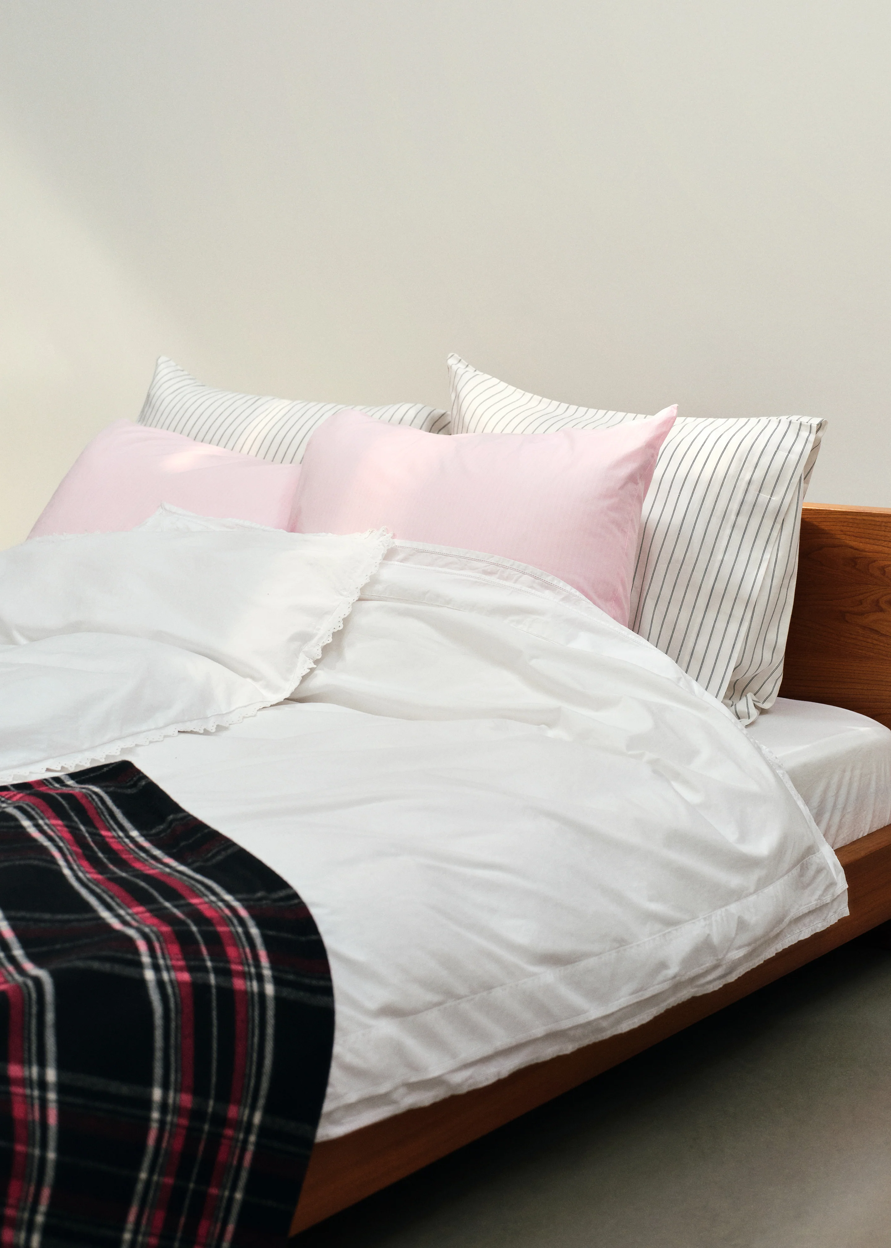 Tekla Lambswool Blanket - Black Plaid - Image 4