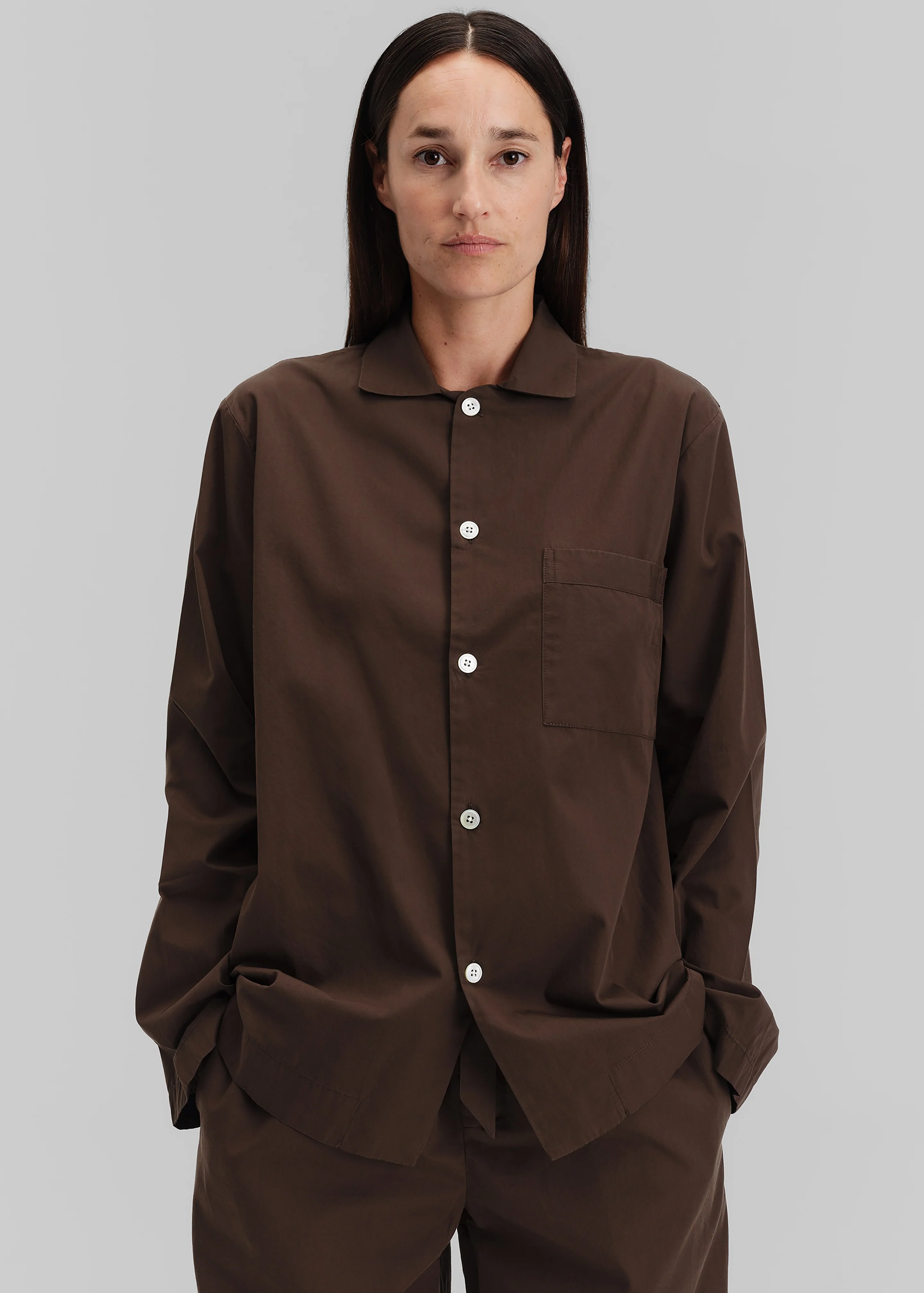 Tekla Poplin Pyjama Shirt - Coffee - Image 3