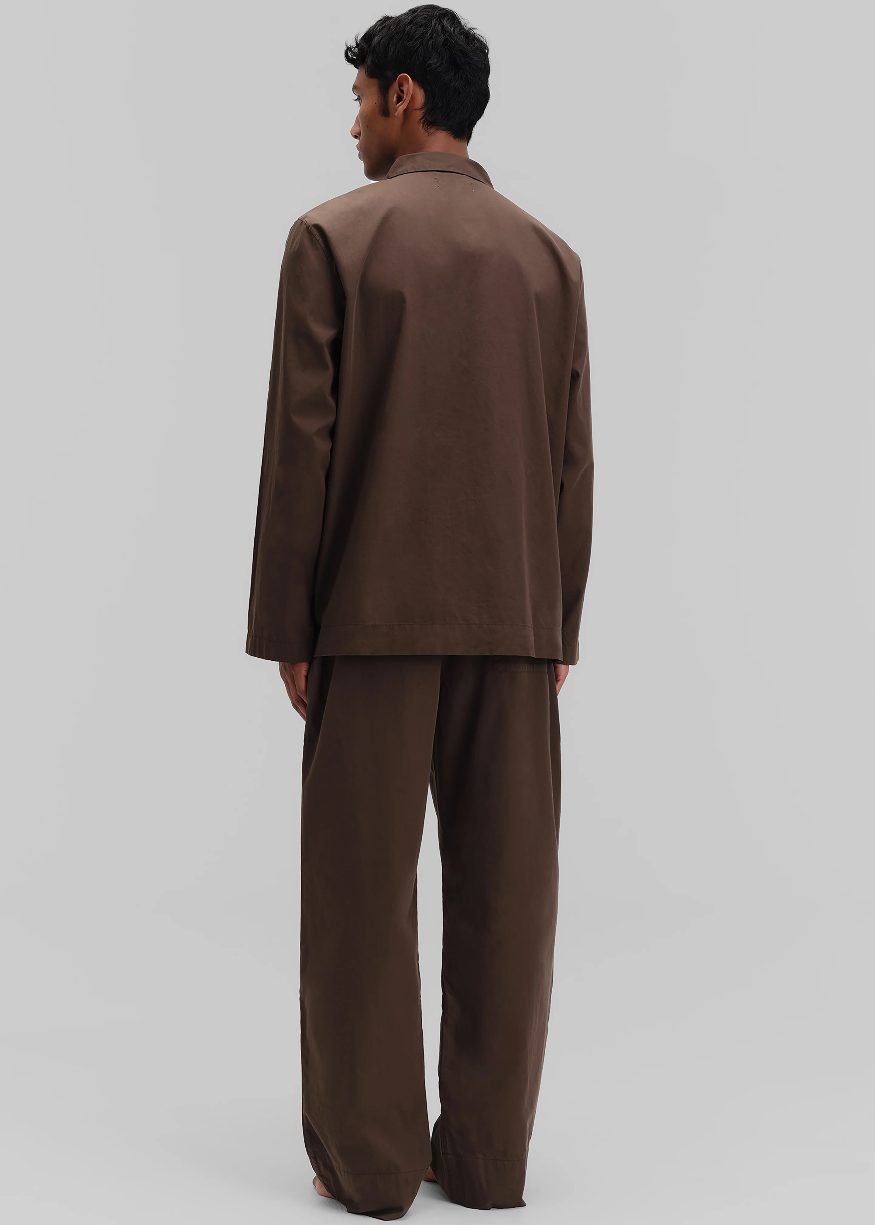 Tekla Poplin Pyjama Shirt - Coffee - Image 7