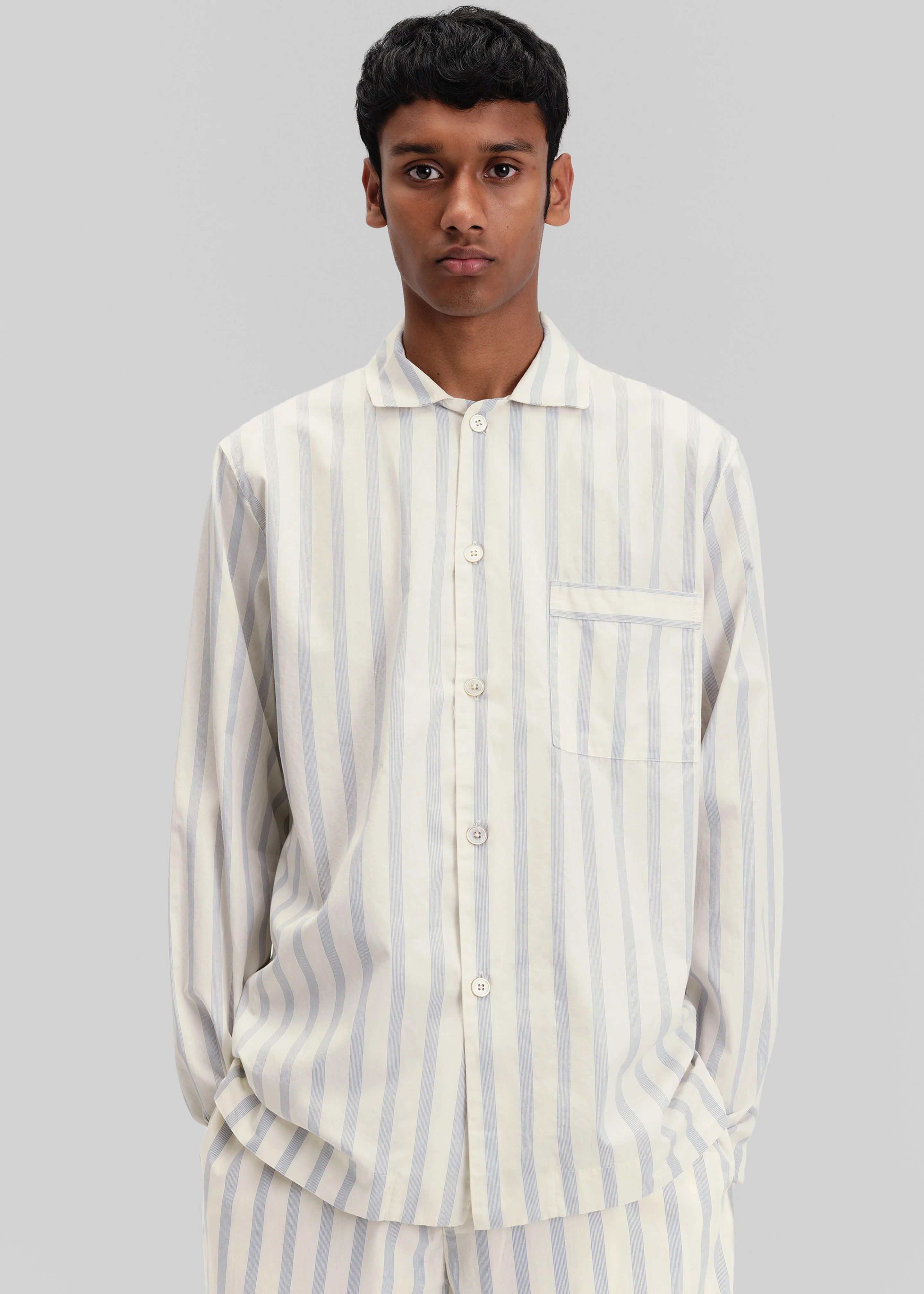 Tekla Poplin Pyjama Shirt - Needle Stripes - Image 7
