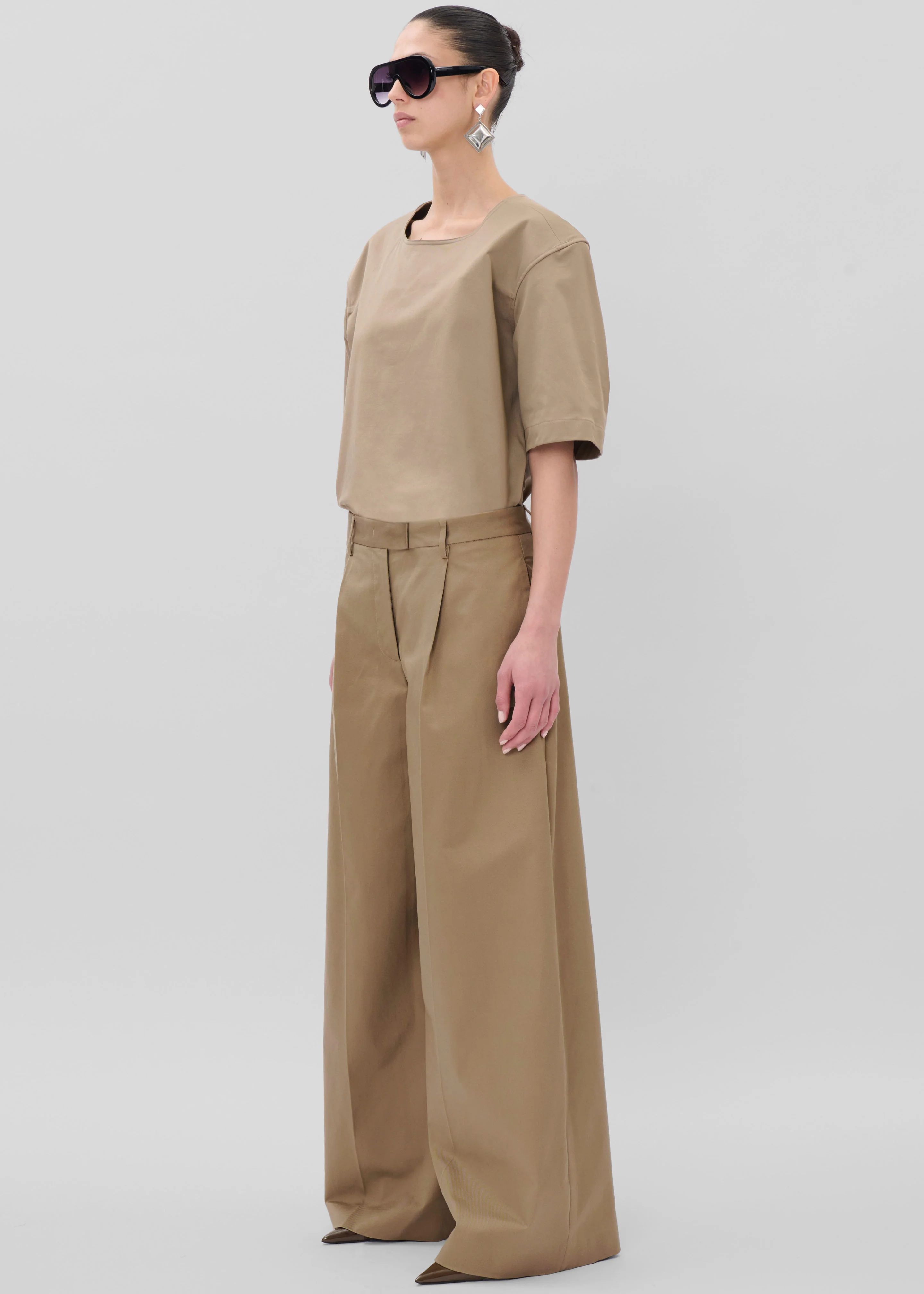 TheLatest Deva Gabardine Trousers - Cognac - Image 6