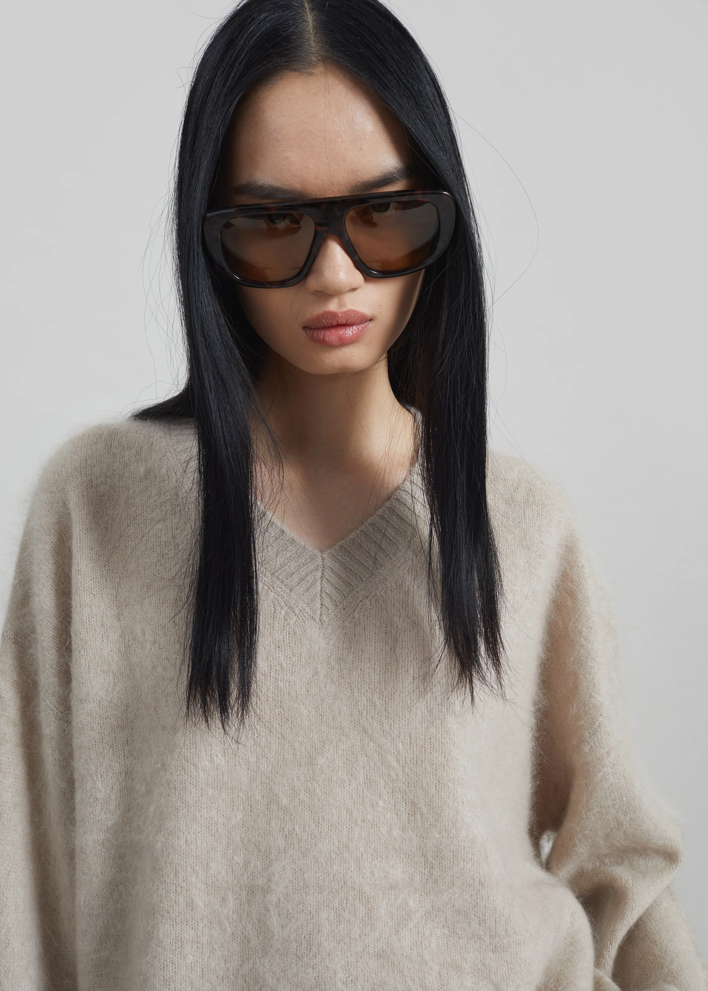 Vilhena Wool Fuzzy V-Neck Sweater - Beige - Image 3