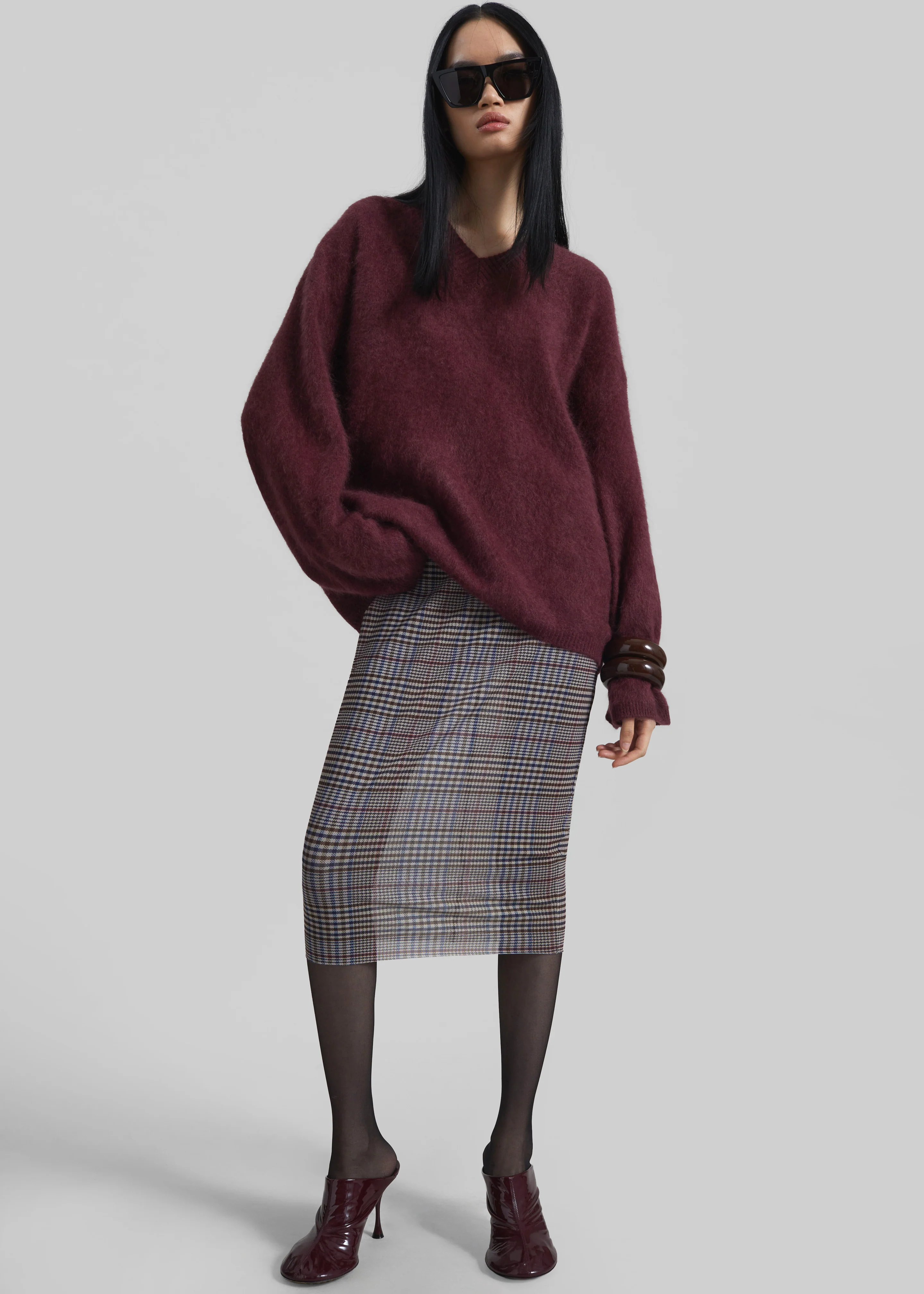 Vilhena Wool Fuzzy V-Neck Sweater - Burgundy - Image 10