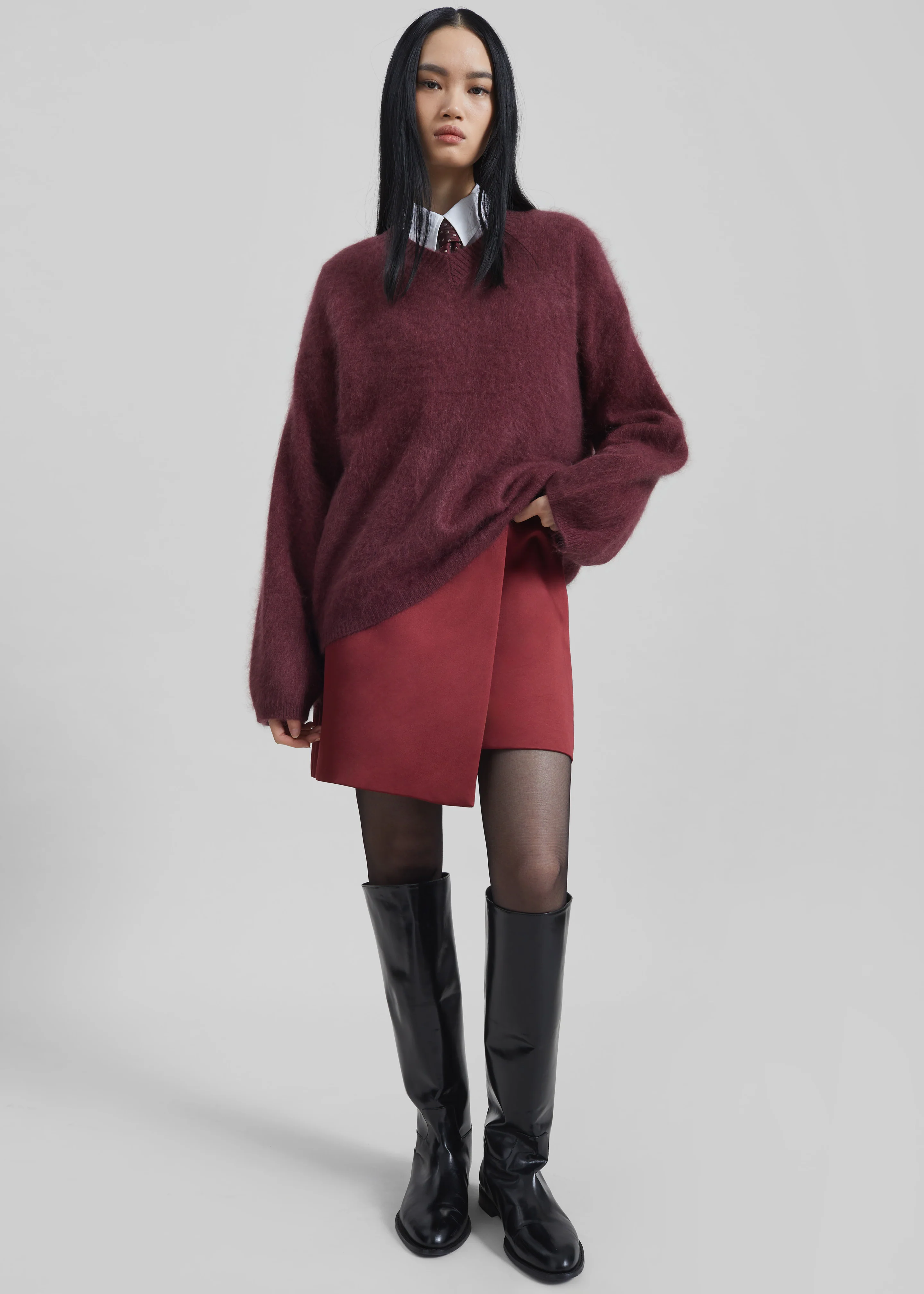 Vilhena Wool Fuzzy V-Neck Sweater - Burgundy - Image 5