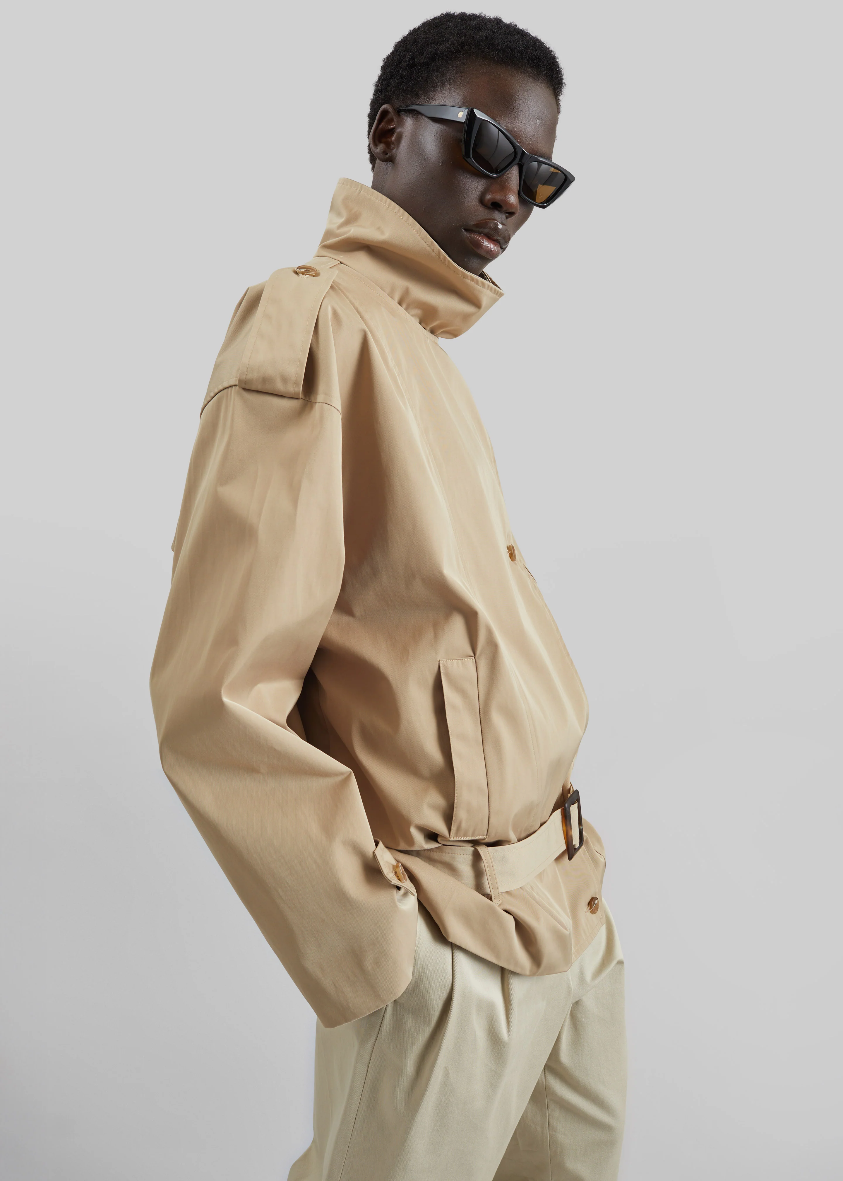 Virar Short Trench - Beige - Image 2