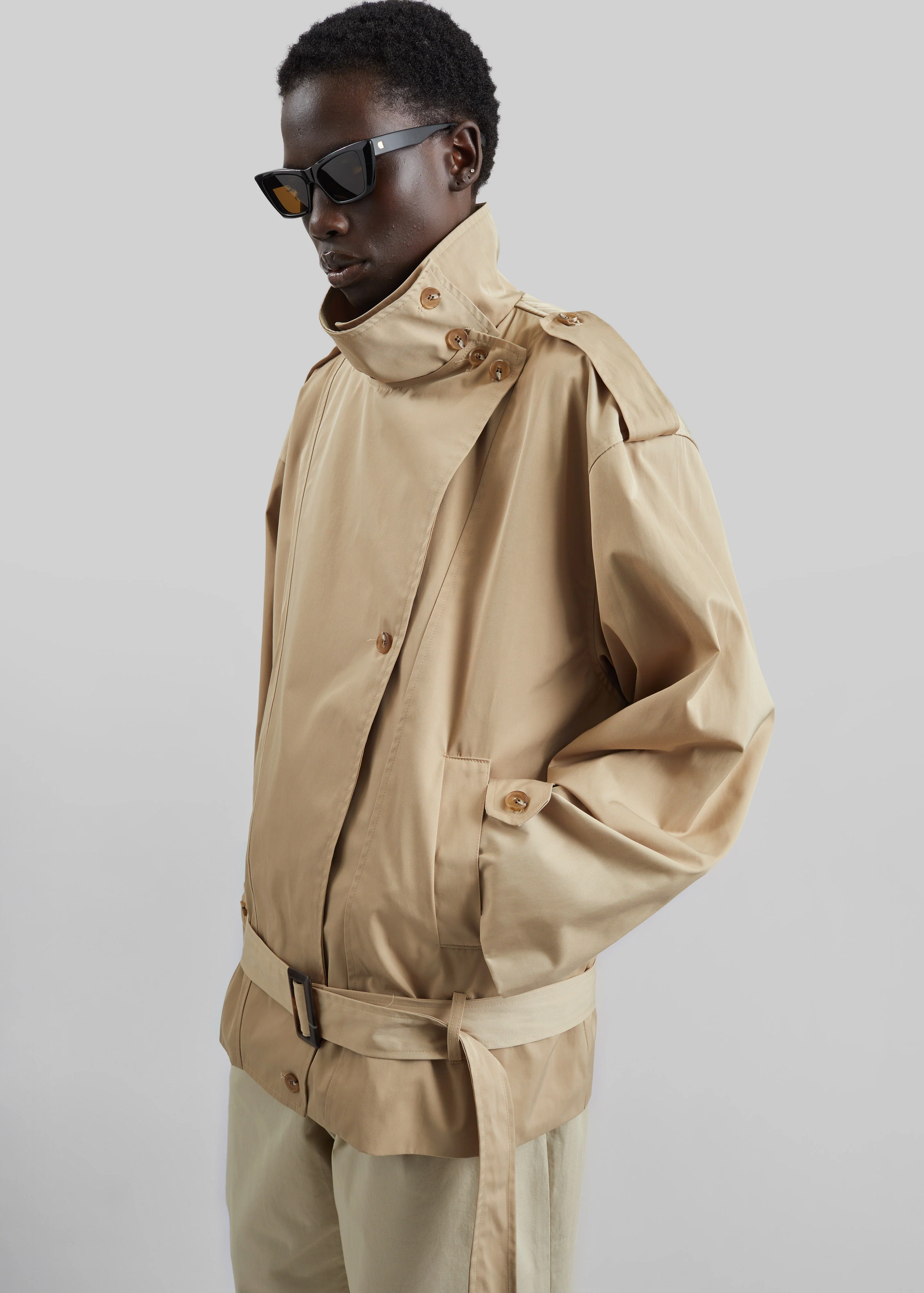 Virar Short Trench - Beige - Image 4
